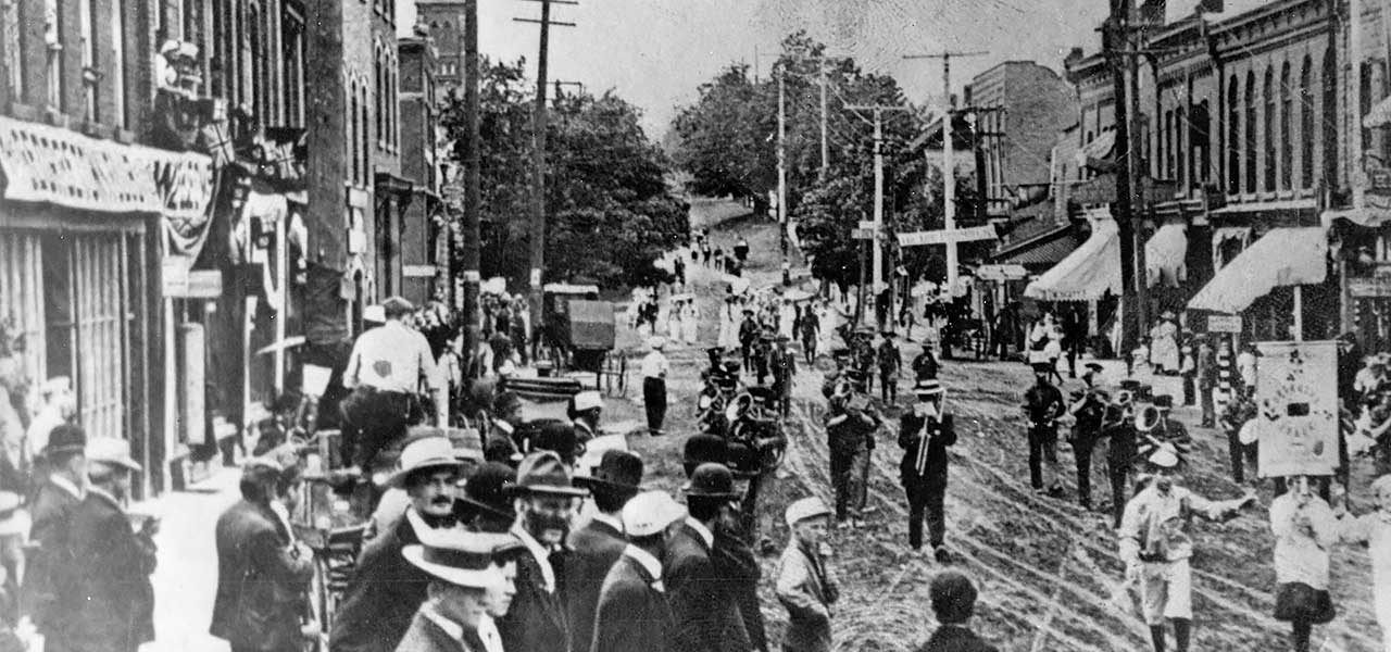 Drummers snack parade on Main Street 1912